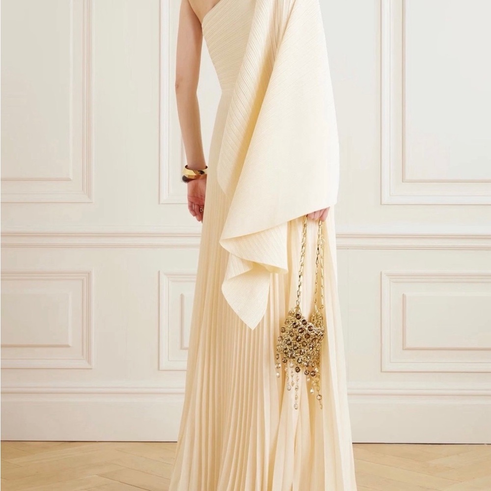 Elegant One-Shoulder Cream Pleated Evening Dress SOLACE LONDON - Picture 2 of 4